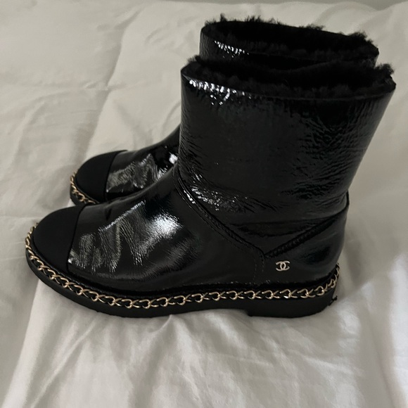 Chanel Short Boots-EXCELLENT condition. Worn 4 times. Authentic - Picture 2 of 6